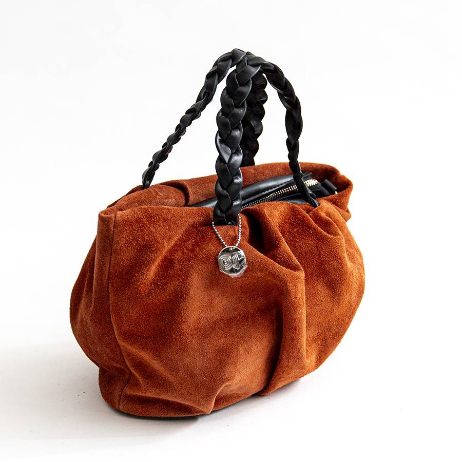 Laura Di Maggio TENDER – Bauletto con manico a treccia in camoscio mattone Vendita Calda