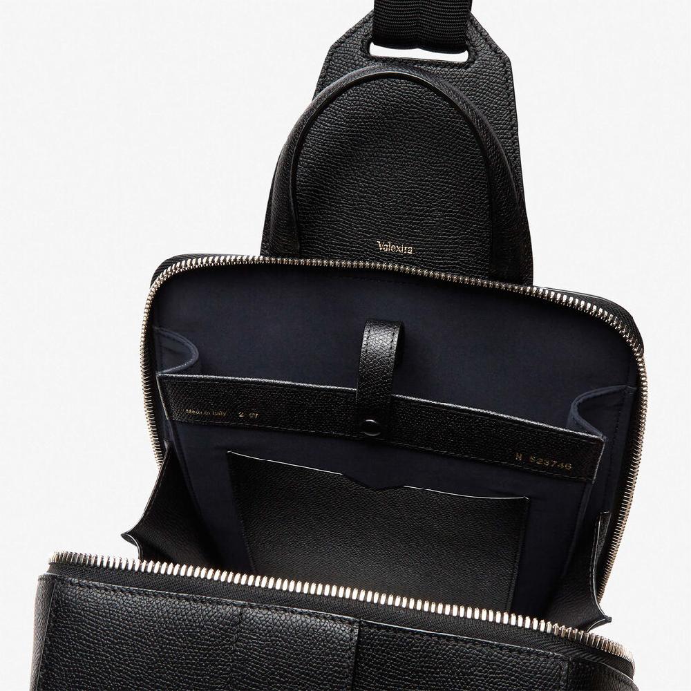 Valextra Valextra V-Line: Zaino monospalla con porta iPad in Pelle Nera I Più Venduti